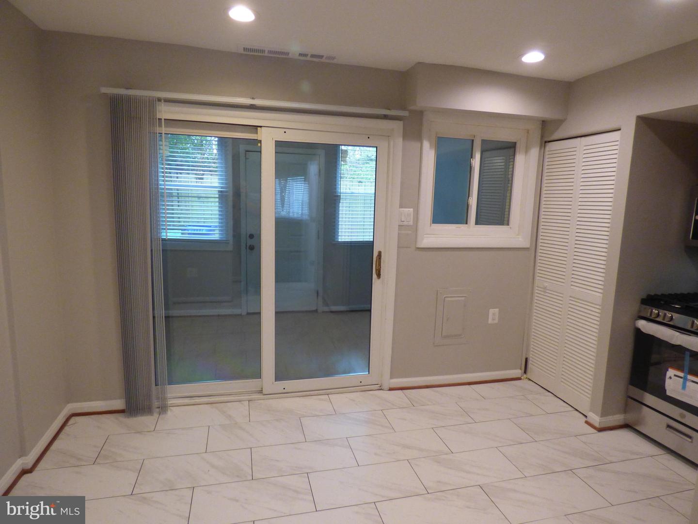 1204 Westview Ter Property Photo 10