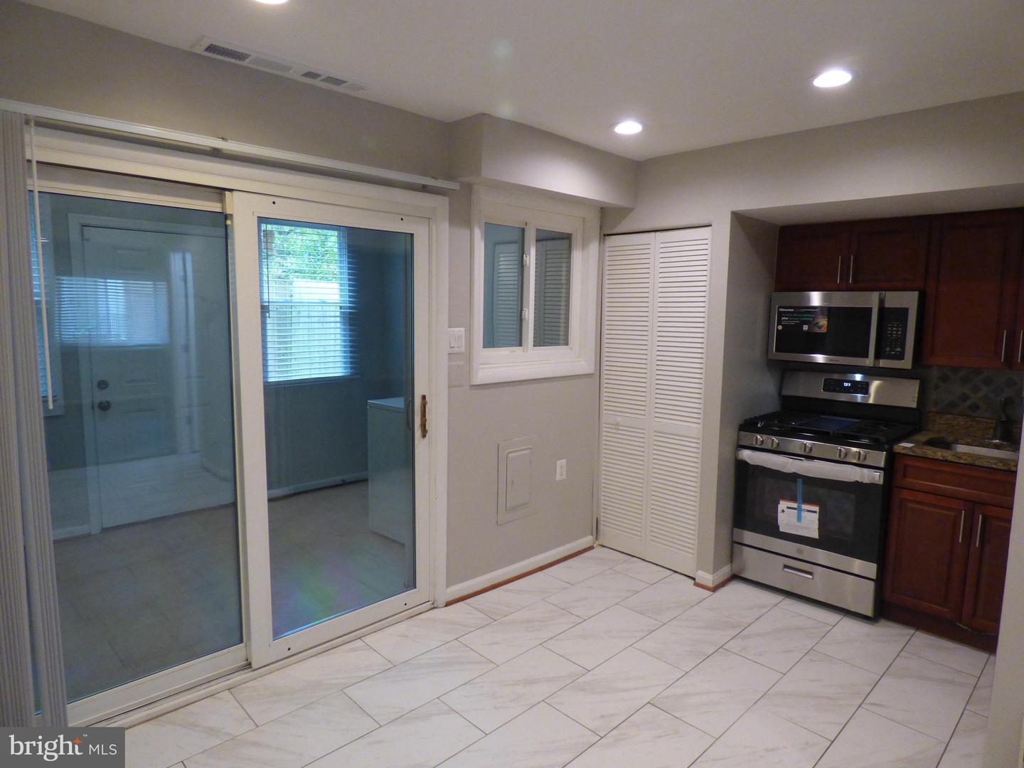 1204 Westview Ter Property Photo 12