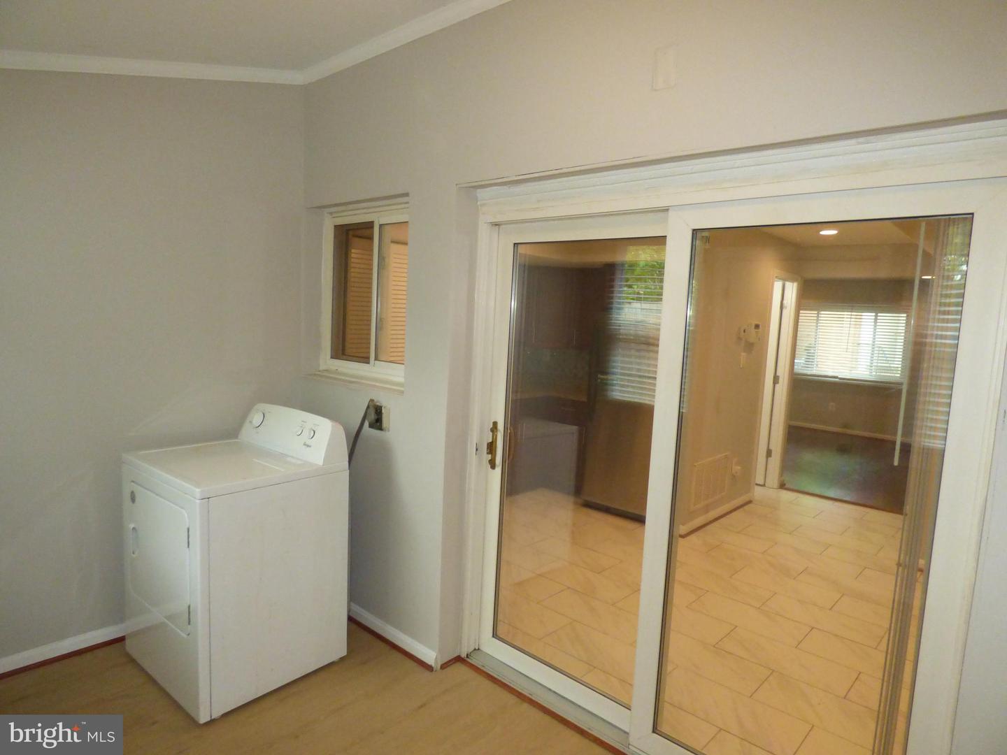 1204 Westview Ter Property Photo 17