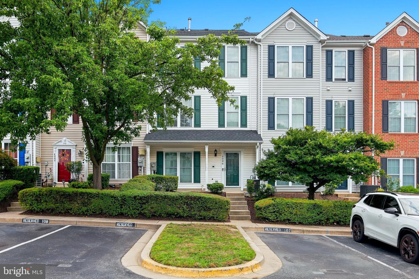 4006 Eager Ter Property Photo 2