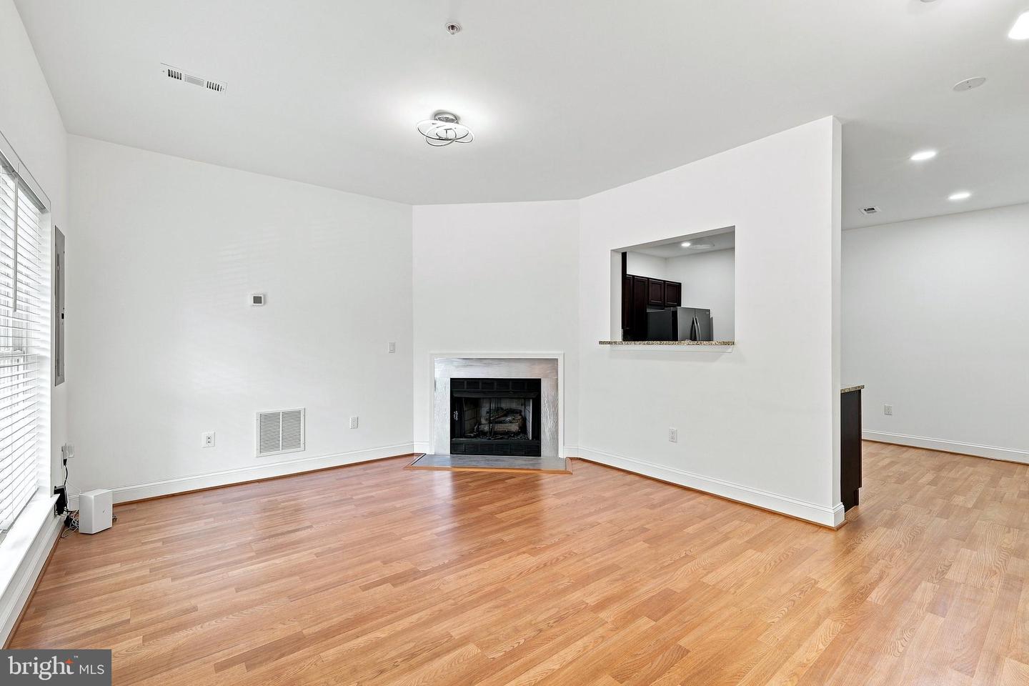 4006 Eager Ter Property Photo 4