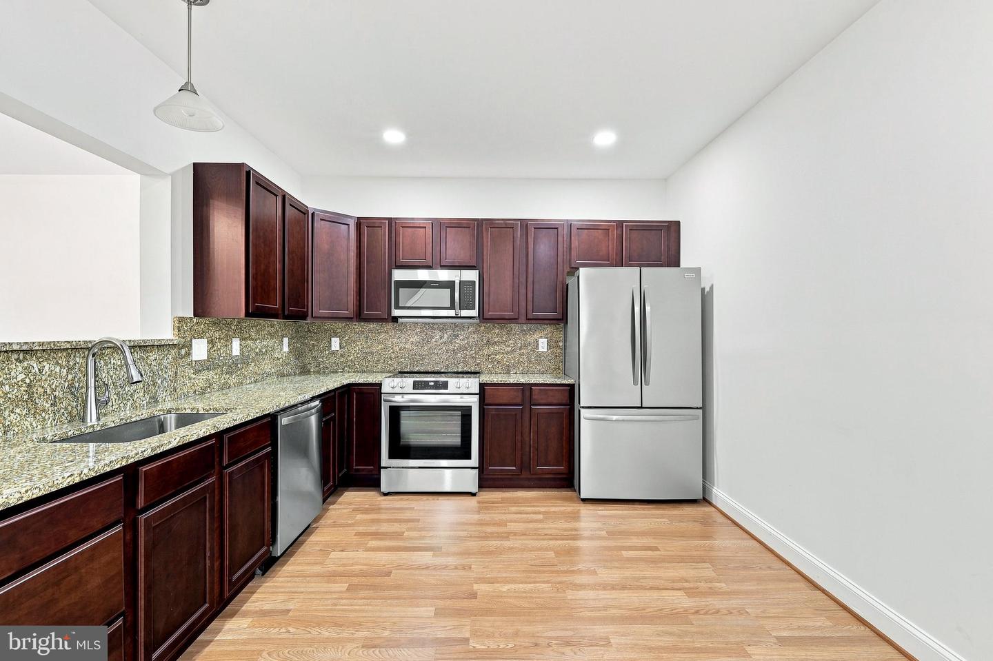 4006 Eager Ter Property Photo 9