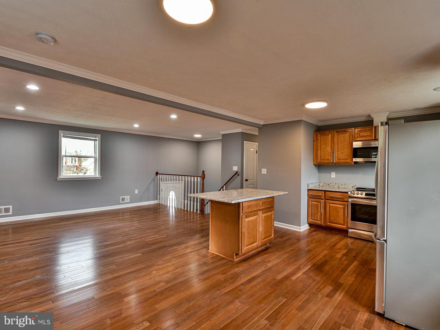 6308 Larwin Dr #(main Level) Property Photo 4