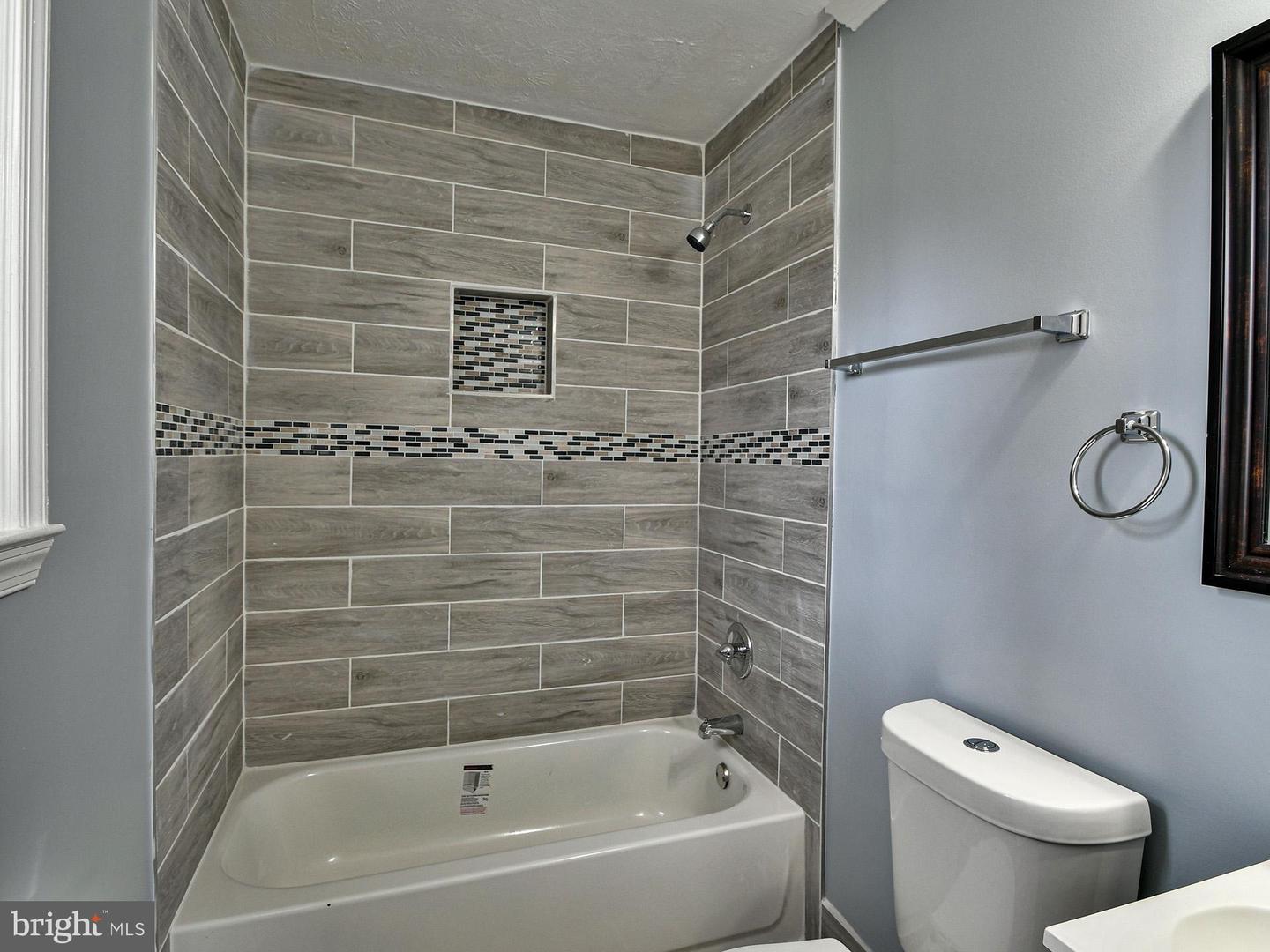 6308 Larwin Dr #(main Level) Property Photo 14