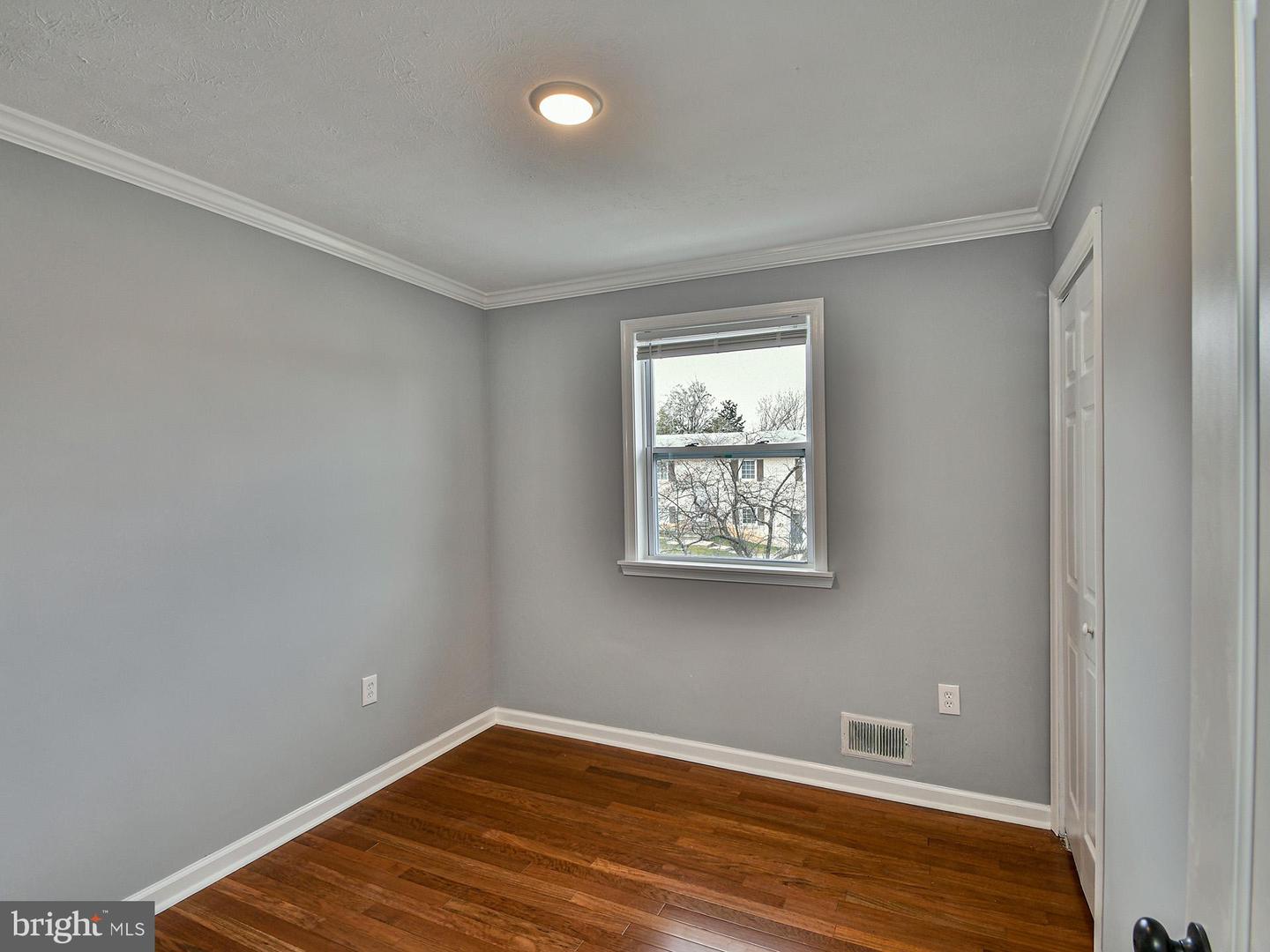 6308 Larwin Dr #(main Level) Property Photo 20