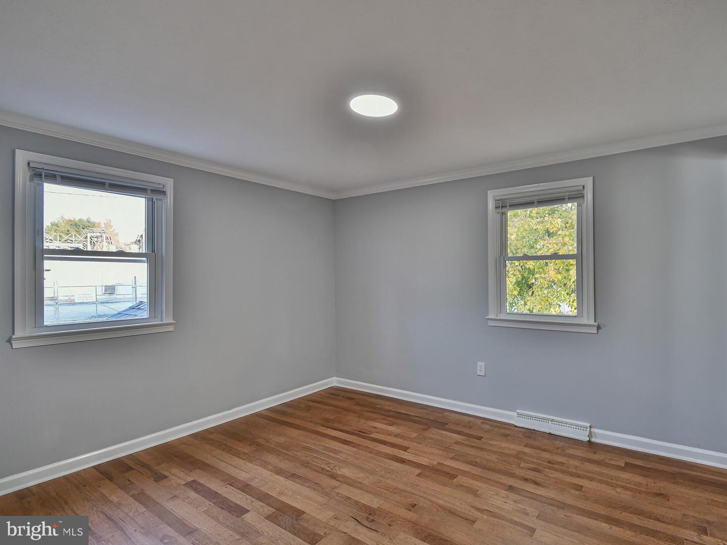 5812 Suitland Rd #(main Level) Property Photo 12