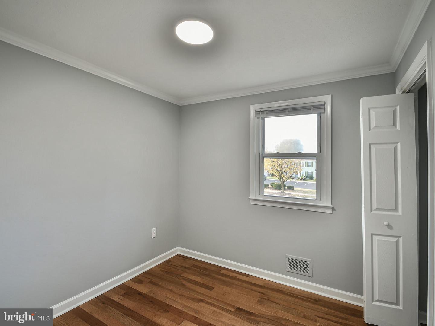 5812 Suitland Rd #(main Level) Property Photo 21