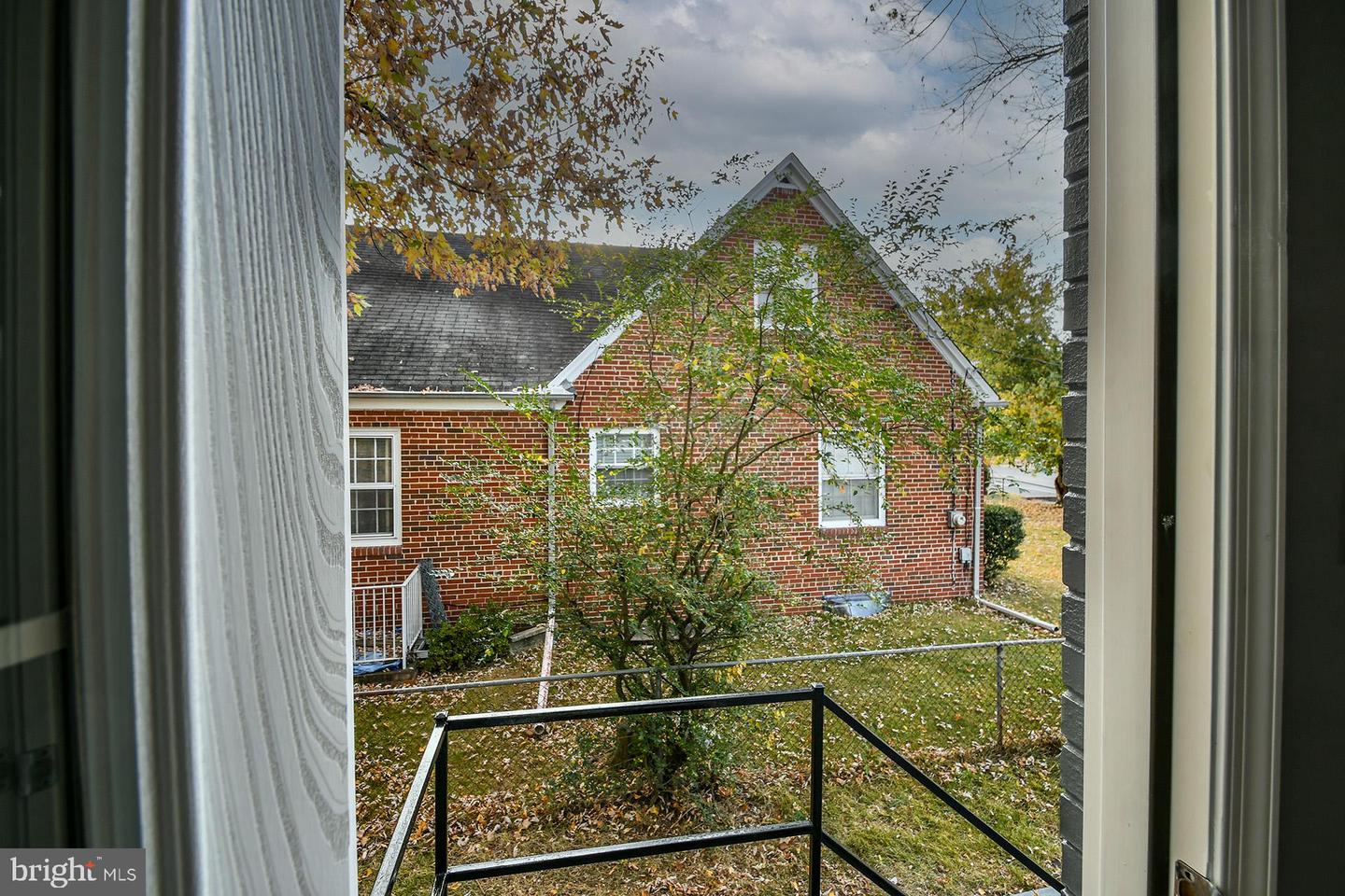 5812 Suitland Rd #(main Level) Property Photo 27