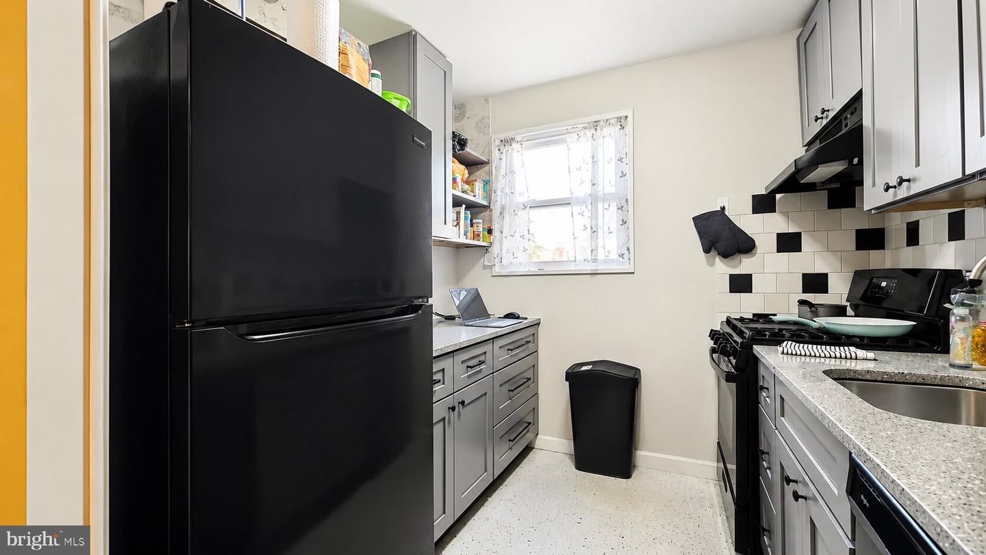 3839 Hamilton St #k-301 Property Photo 7