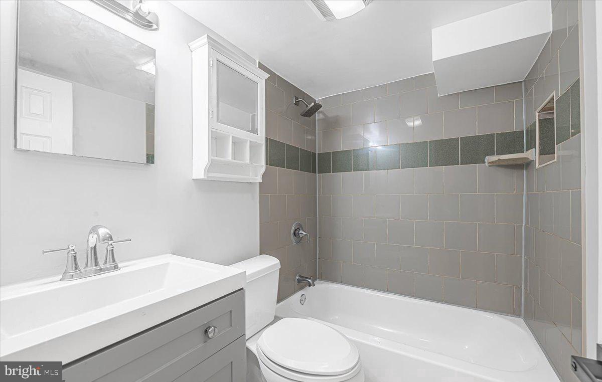 6902 21st Ave Property Photo 10