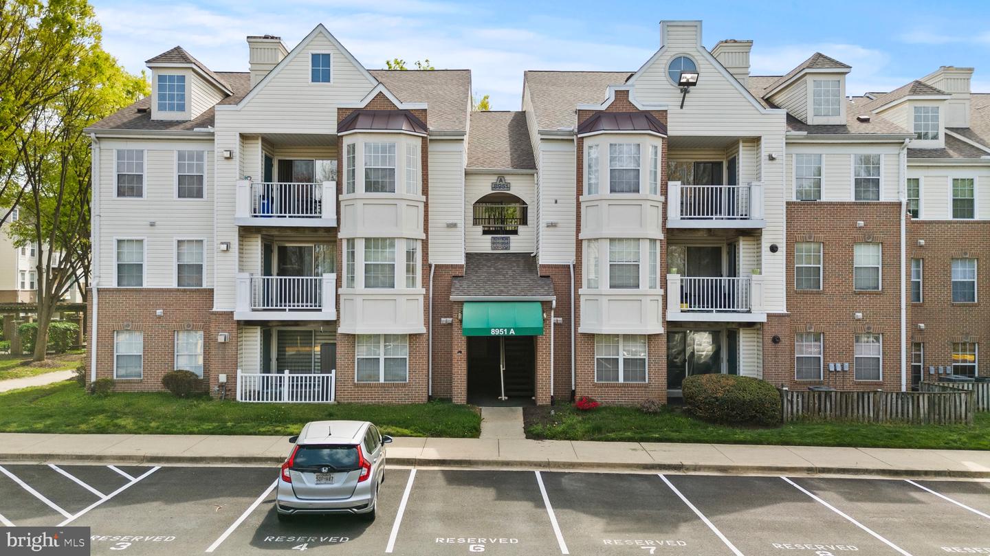 8951 Town Center Cir #3-303 Property Photo 1