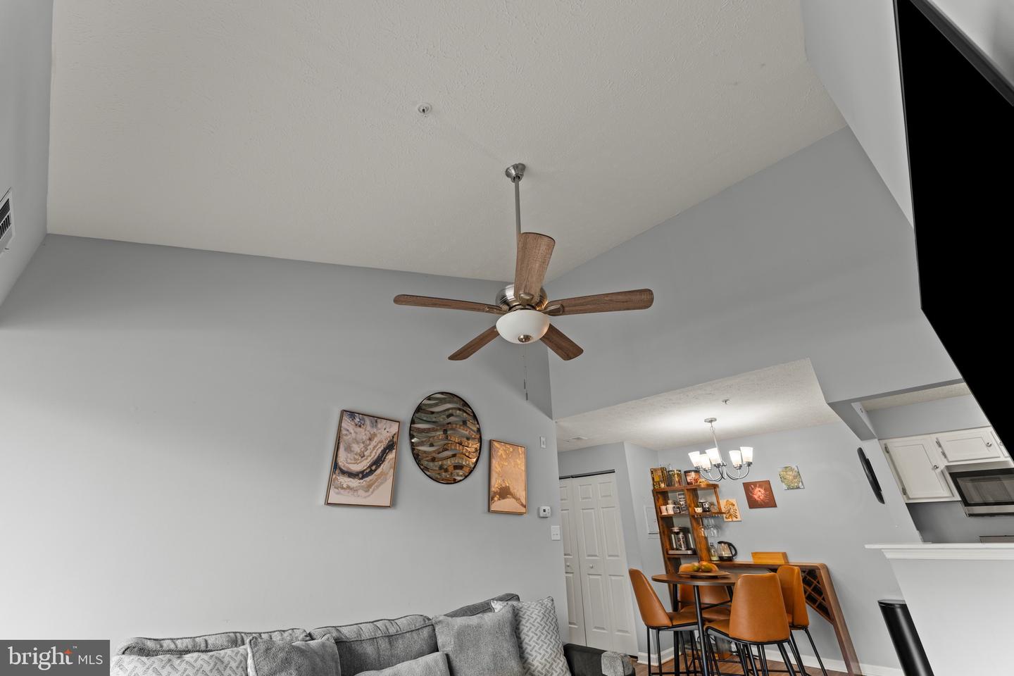 8951 Town Center Cir #3-303 Property Photo 19