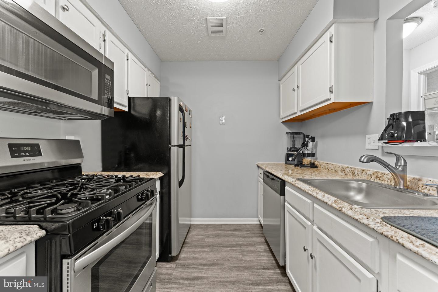 8951 Town Center Cir #3-303 Property Photo 20