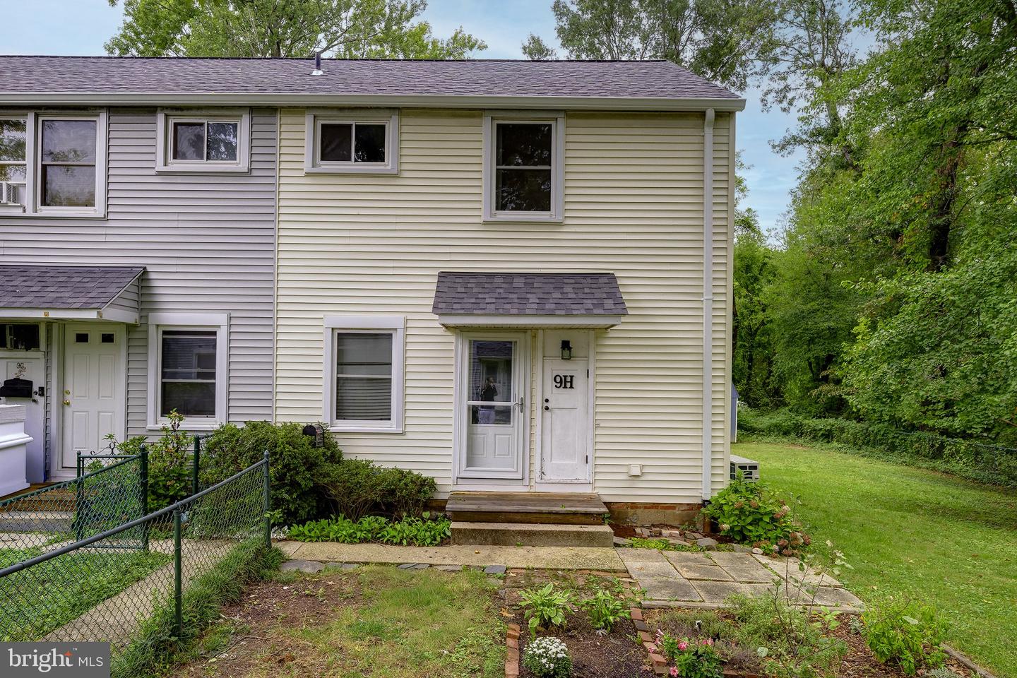 9-H SOUTHWAY Property Photo 1