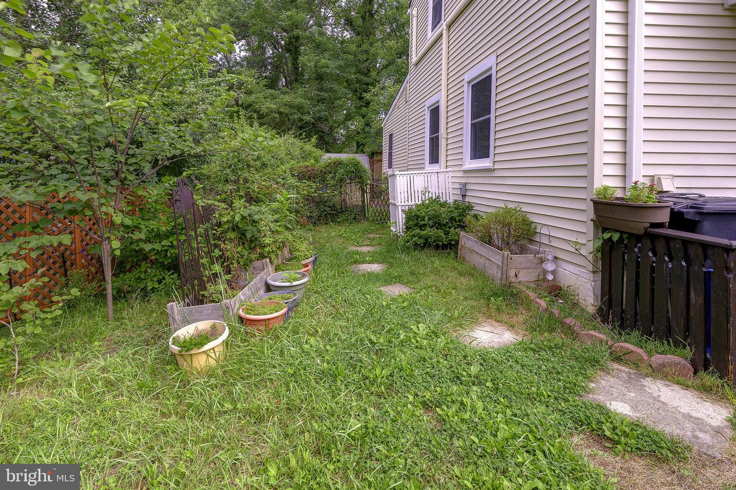 11-e Hillside Rd Property Photo 6