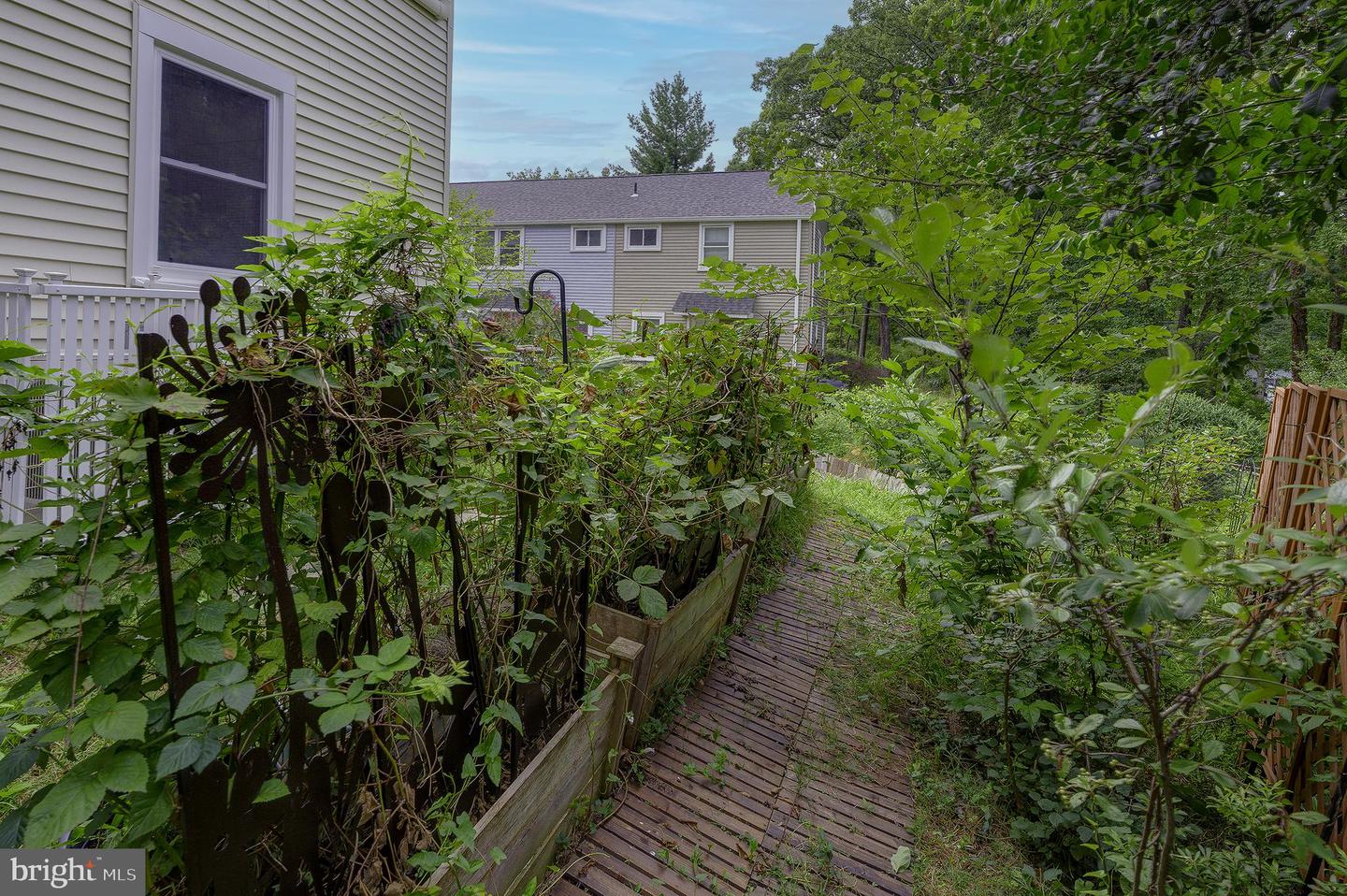 11-e Hillside Rd Property Photo 44
