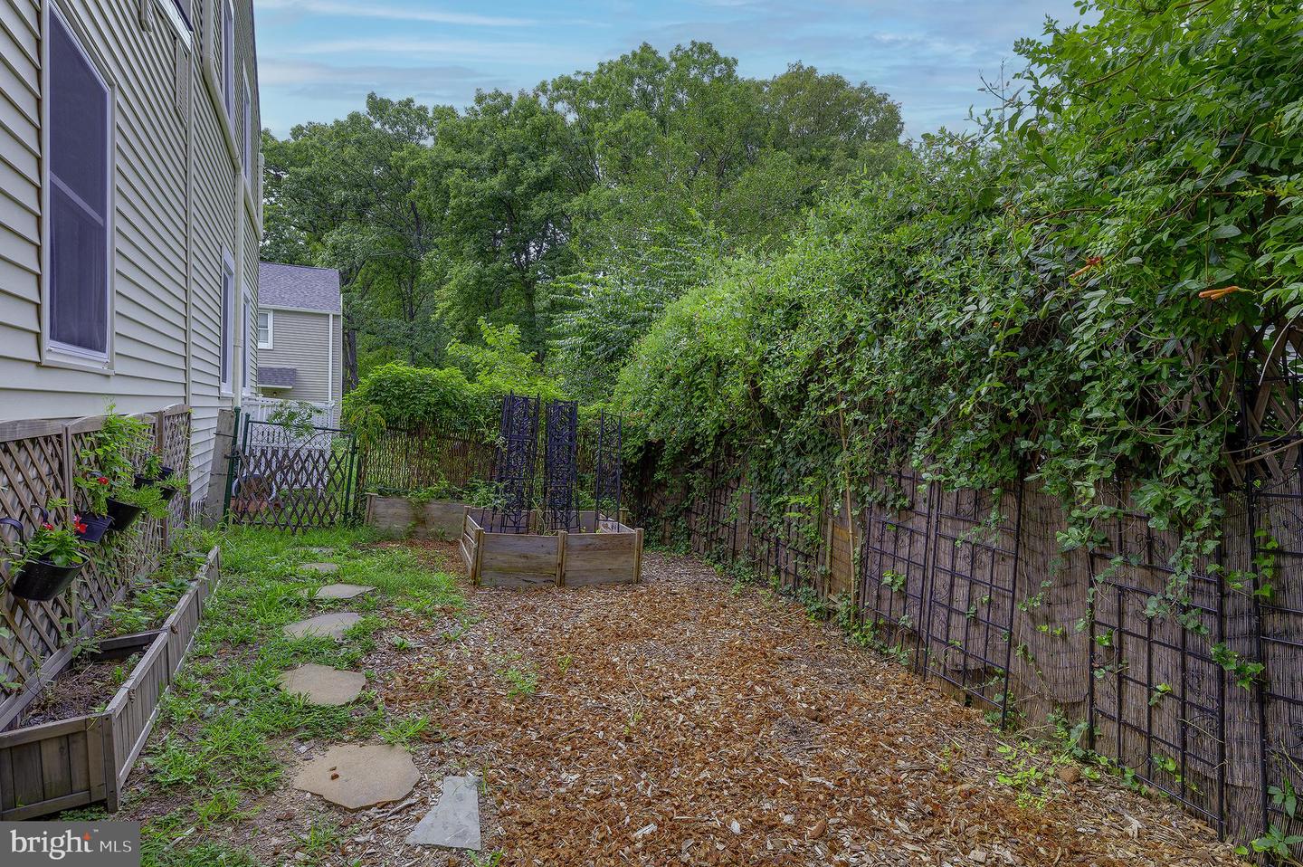 11-e Hillside Rd Property Photo 46