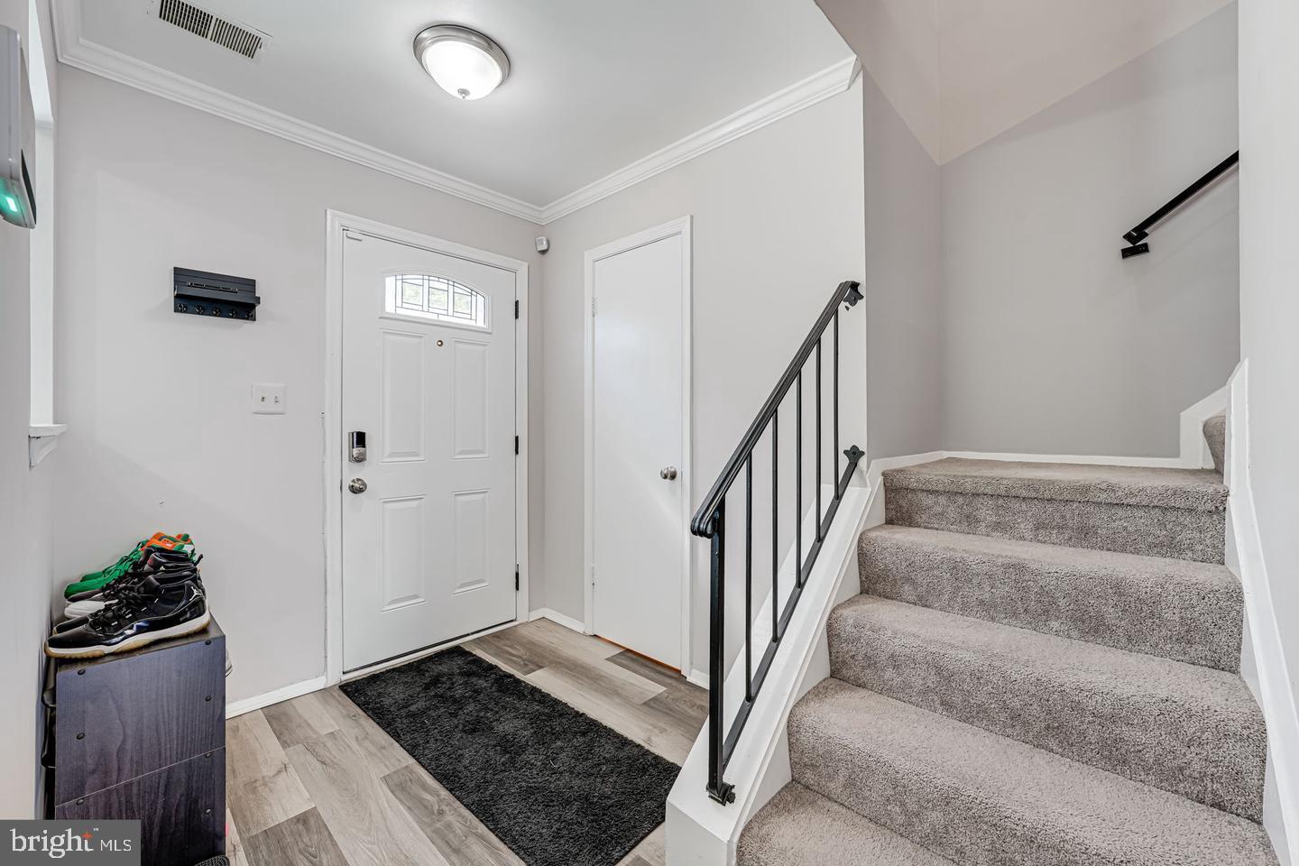 6103 Hil Mar Dr Property Photo 4
