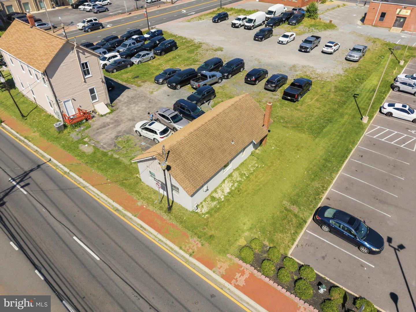 201 Main St Property Photo 30