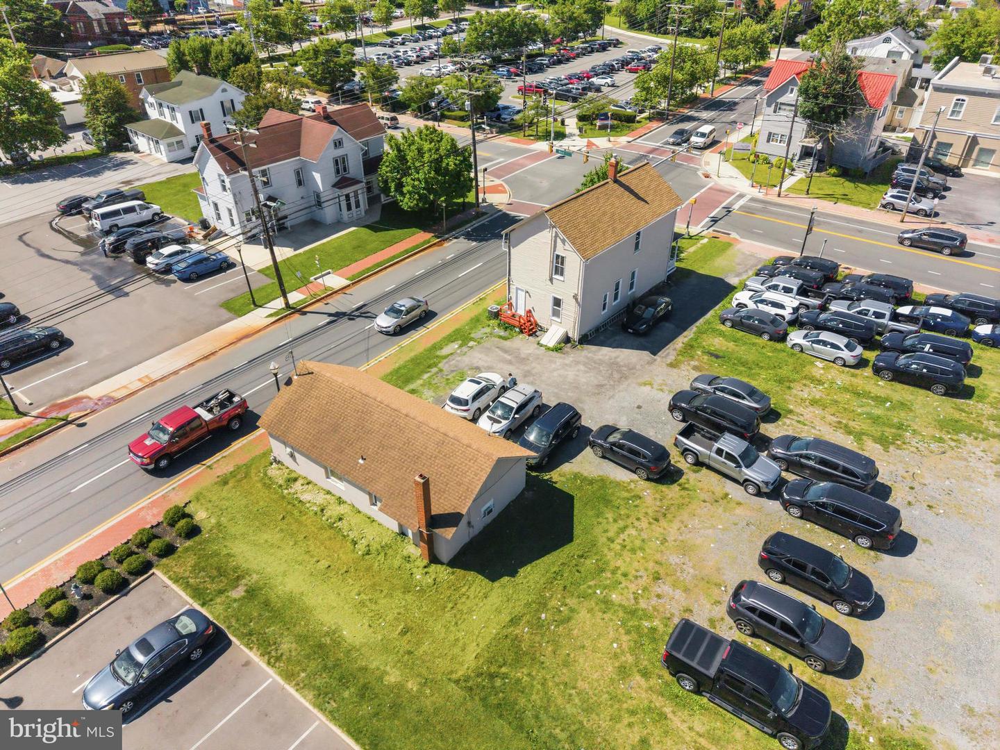 201 Main St Property Photo 31