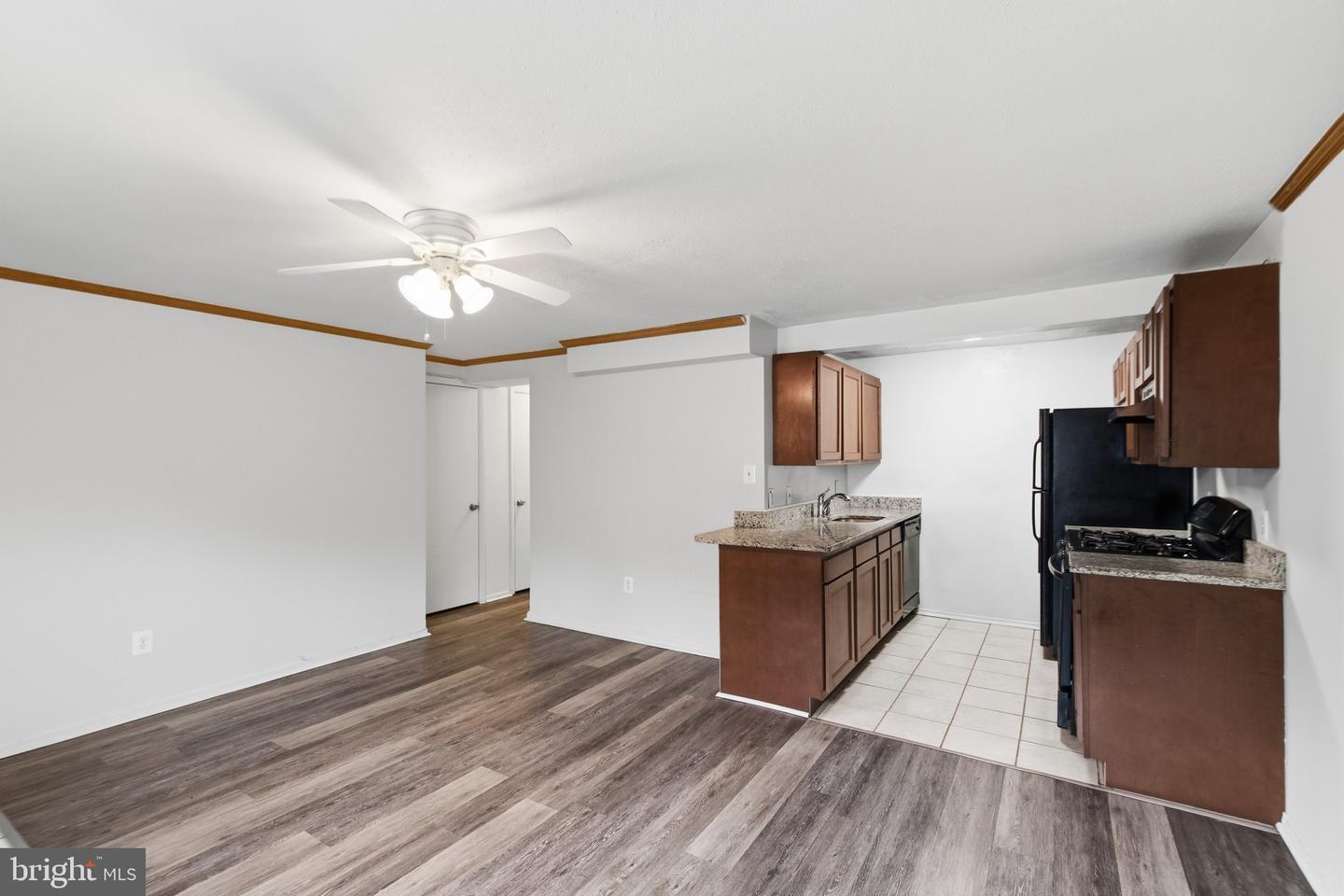 1924 Dutch Village Dr #t-228 Property Photo 13