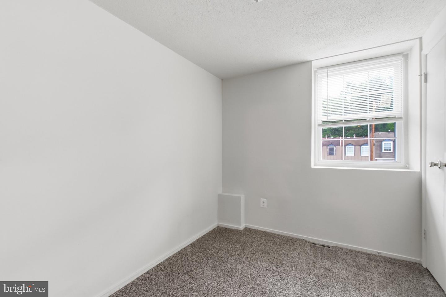 1924 Dutch Village Dr #t-228 Property Photo 25