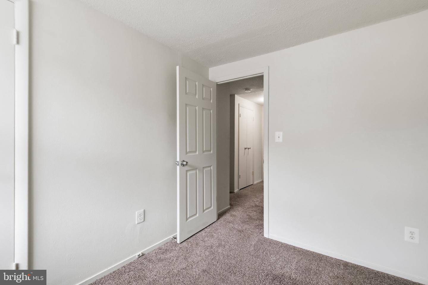 1924 Dutch Village Dr #t-228 Property Photo 26