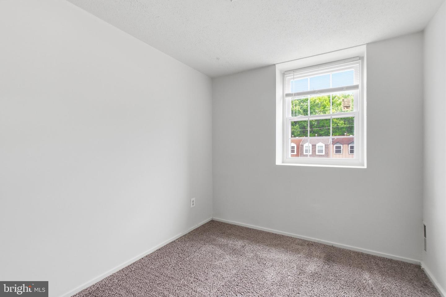 1924 Dutch Village Dr #t-228 Property Photo 27