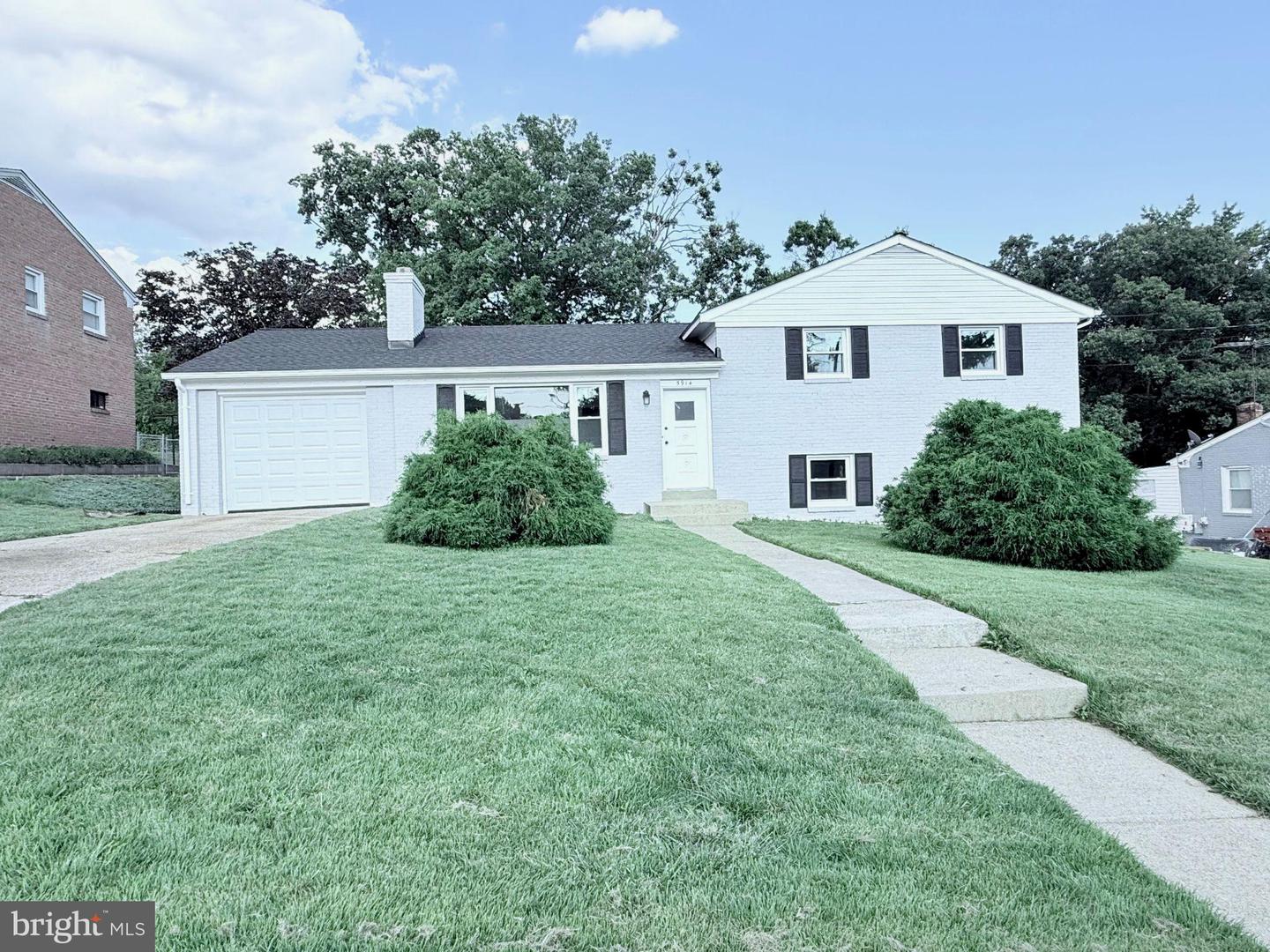 5914 John Adams Dr Property Photo 1