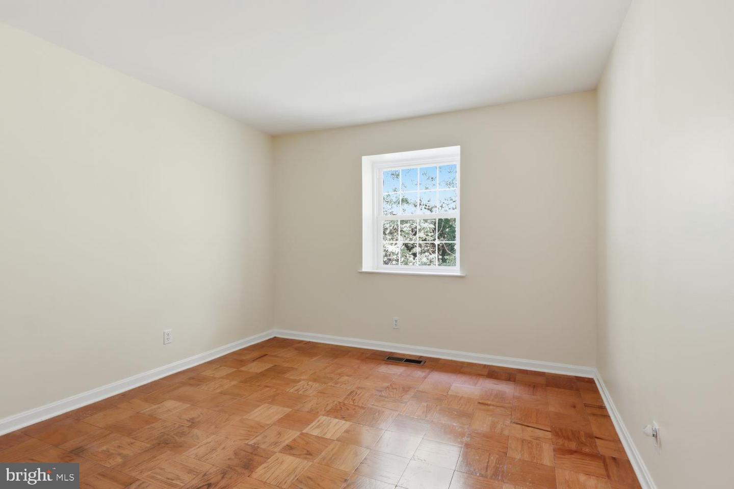 5920 Westchester Park Dr Property Photo 26