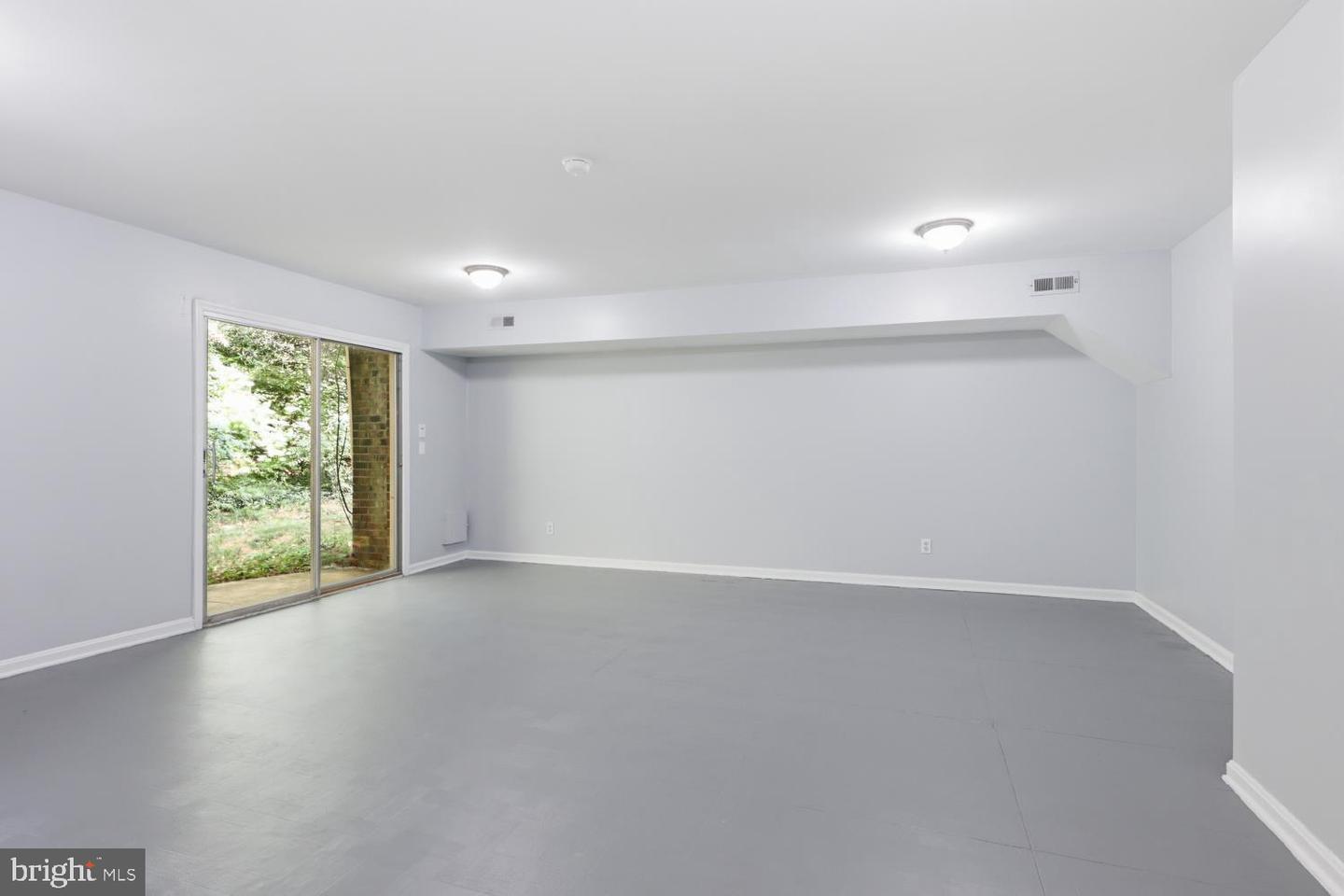 5920 Westchester Park Dr Property Photo 34