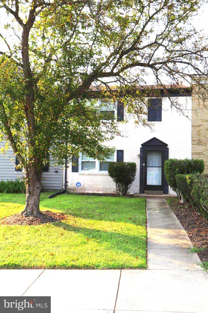 12512 Woodstock Dr E Property Photo 1