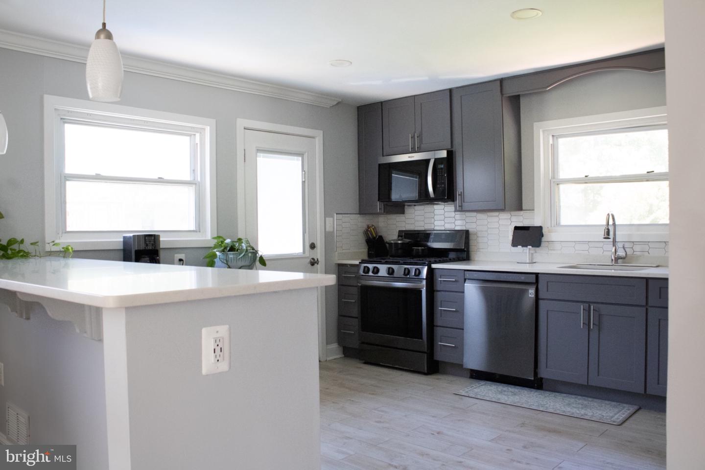 9210 Alcona St Property Photo 5