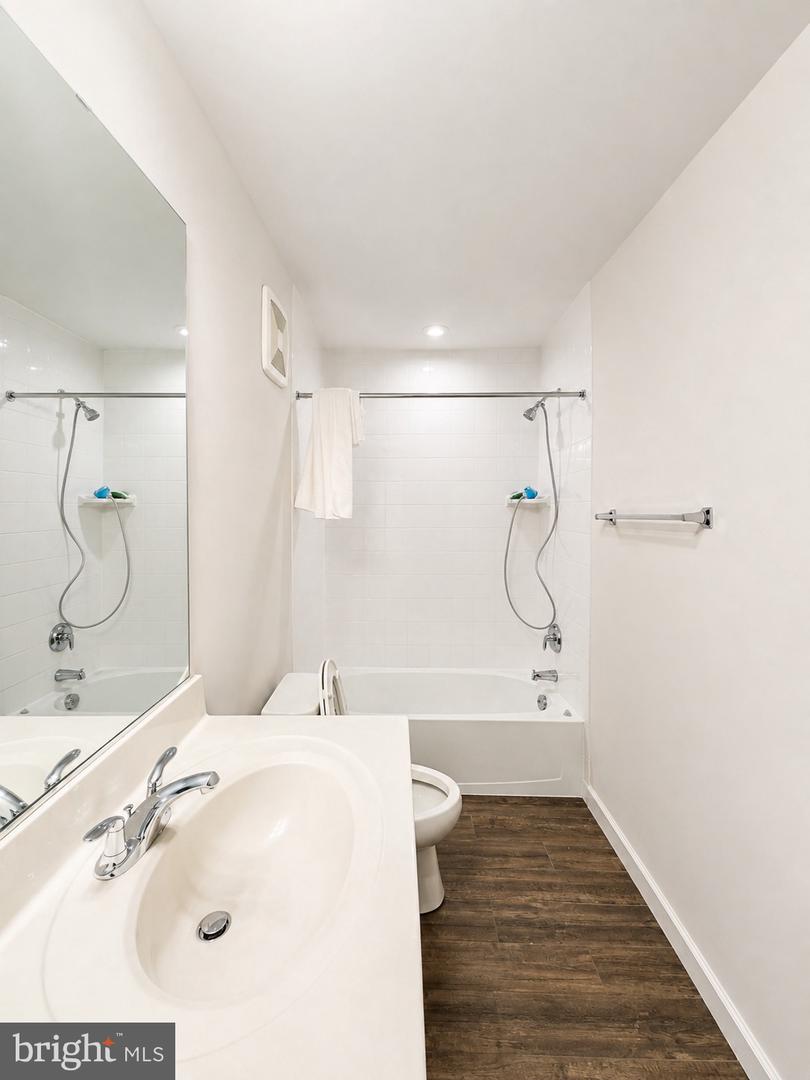 10552 Neil Armstrong Way Property Photo 7