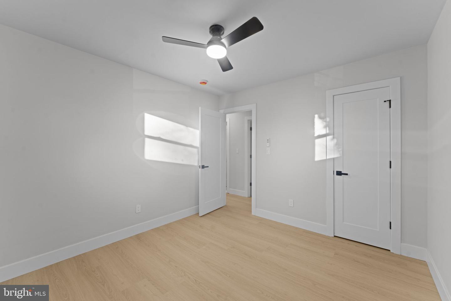 5117 Emo St Property Photo 21