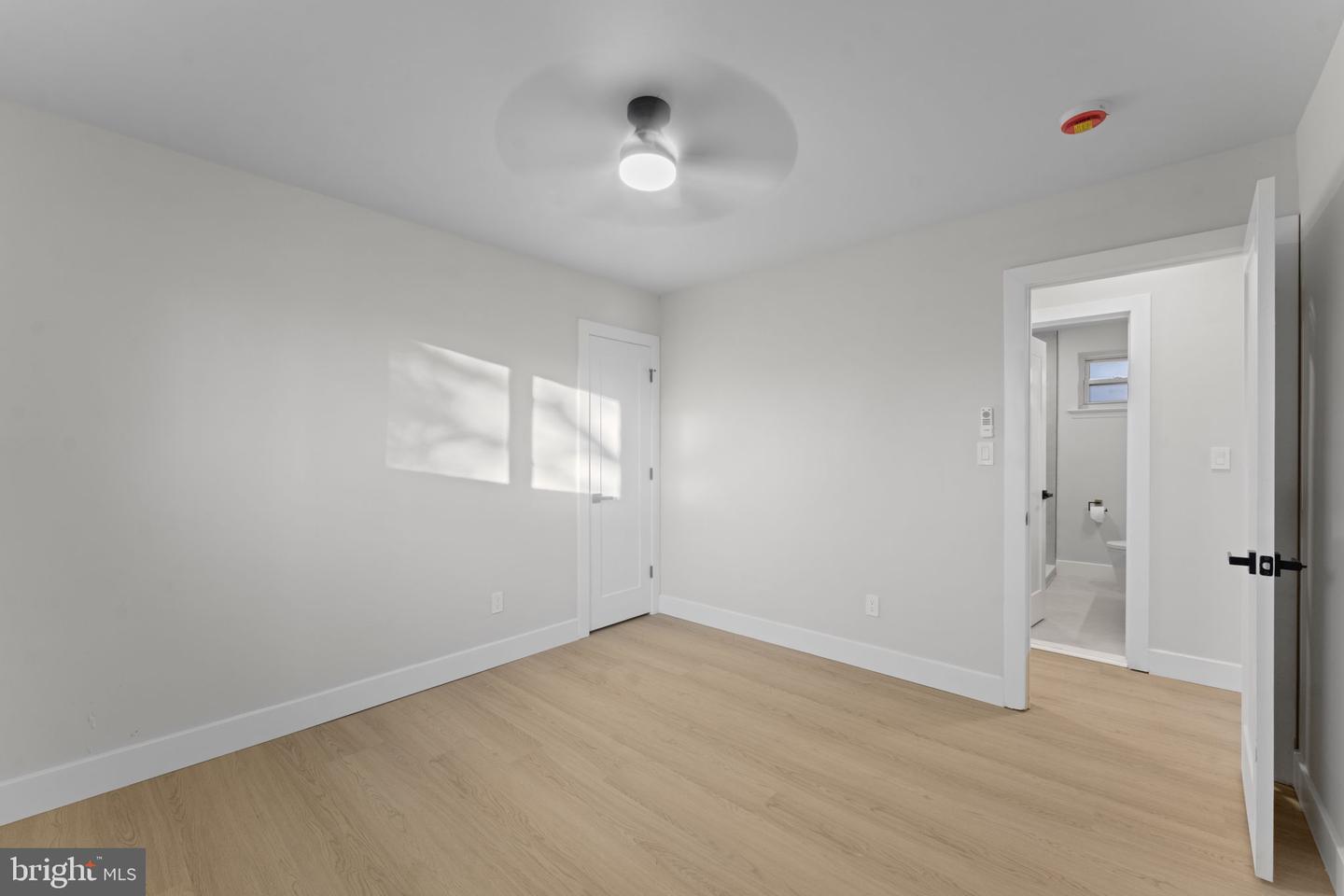 5117 Emo St Property Photo 23