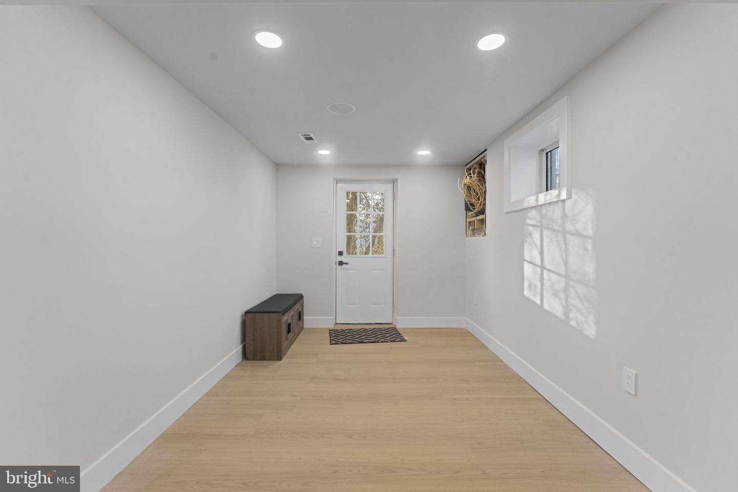 5117 Emo St Property Photo 31