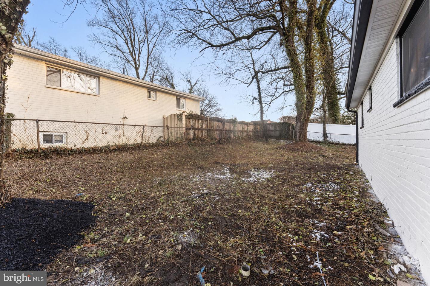 5117 Emo St Property Photo 38