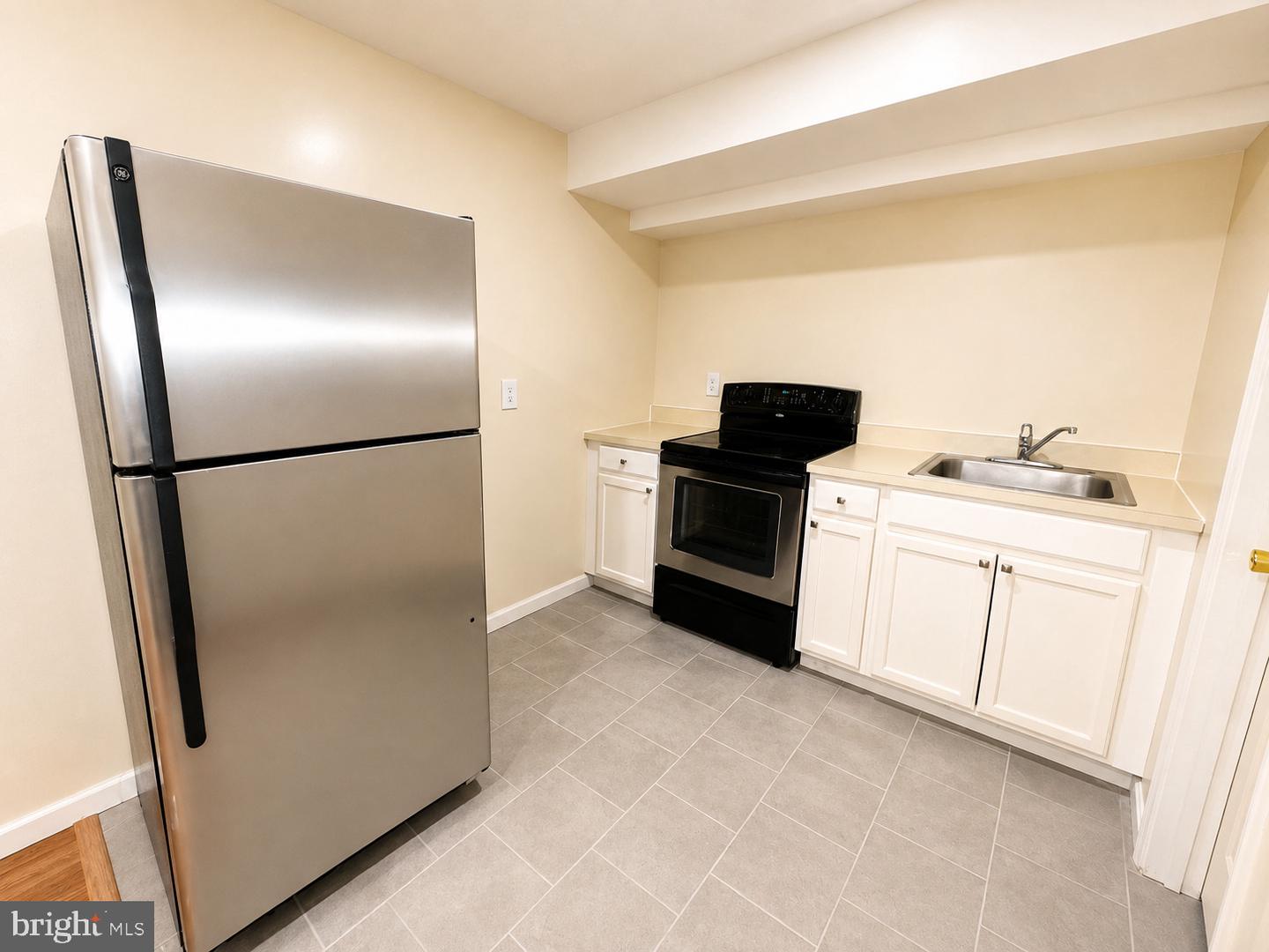 6600 Long Shadow Ct Property Photo 4