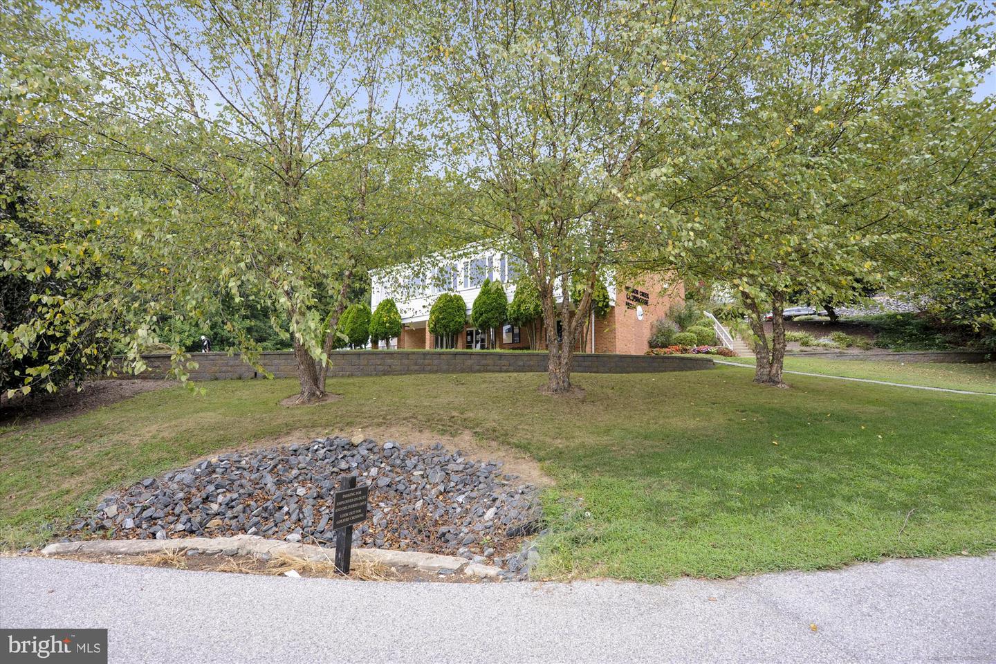 104 Saint Ives Pl #209 Property Photo 55