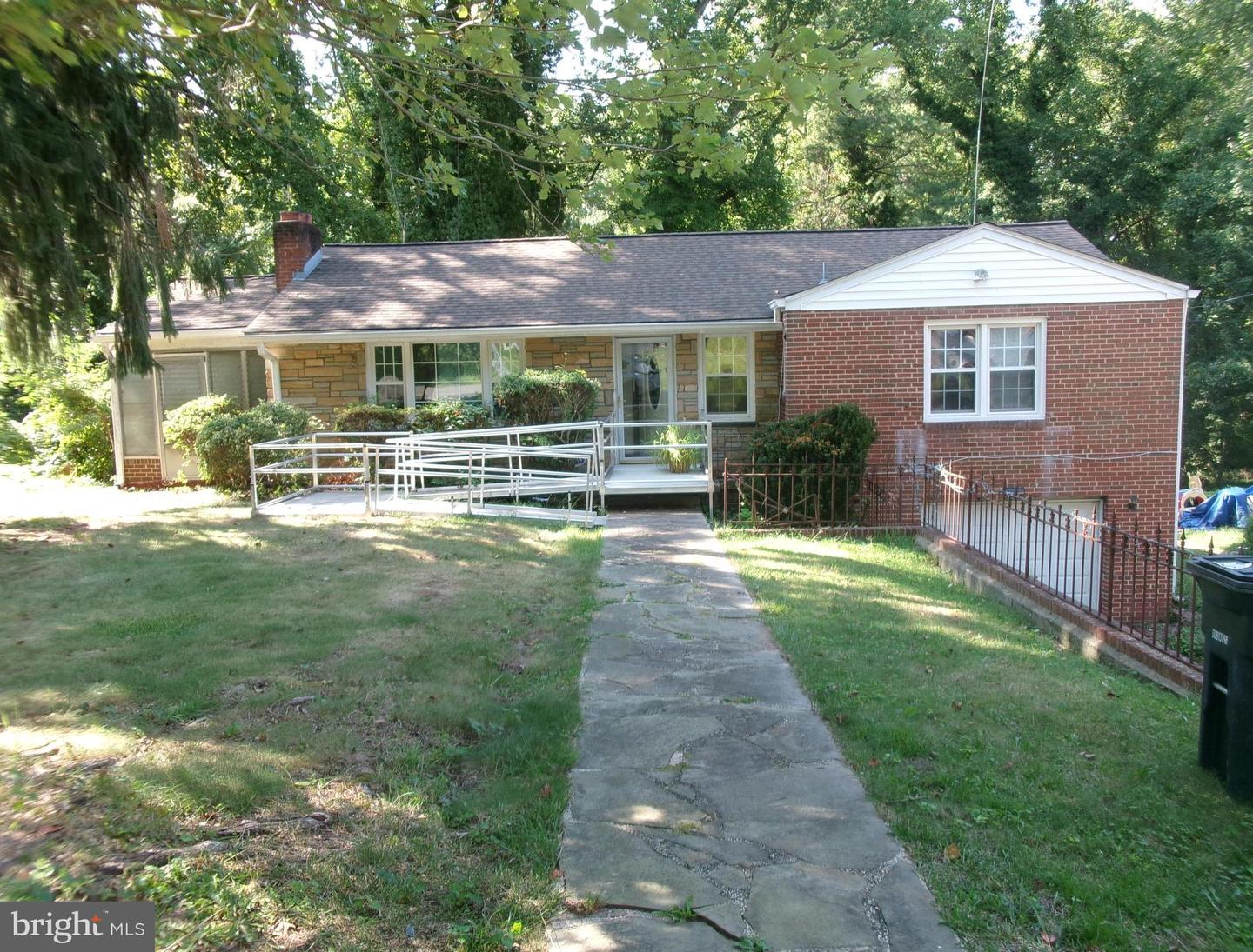 4910 Sharon Rd Property Photo 1