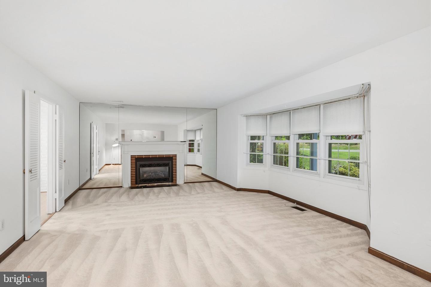 12102 Lerner Pl Property Photo 7