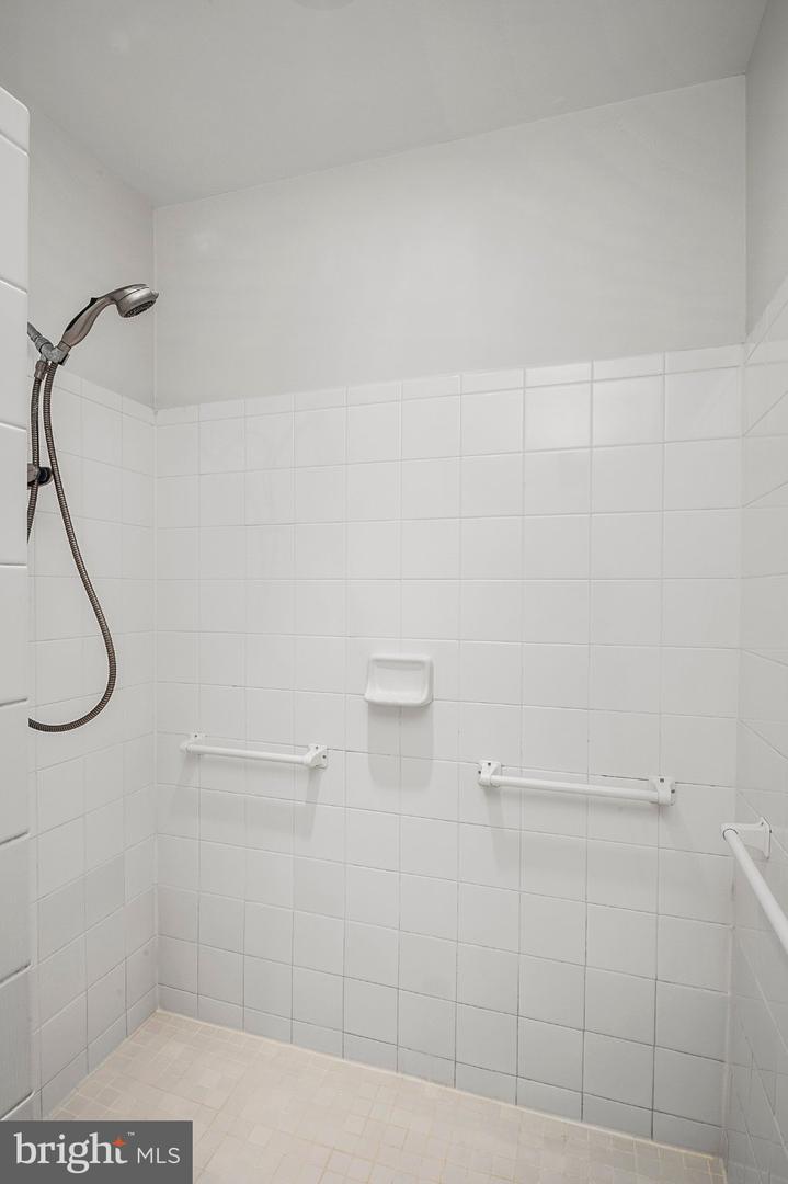 12102 Lerner Pl Property Photo 21