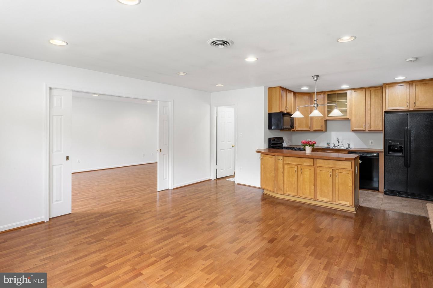 12102 Lerner Pl Property Photo 29