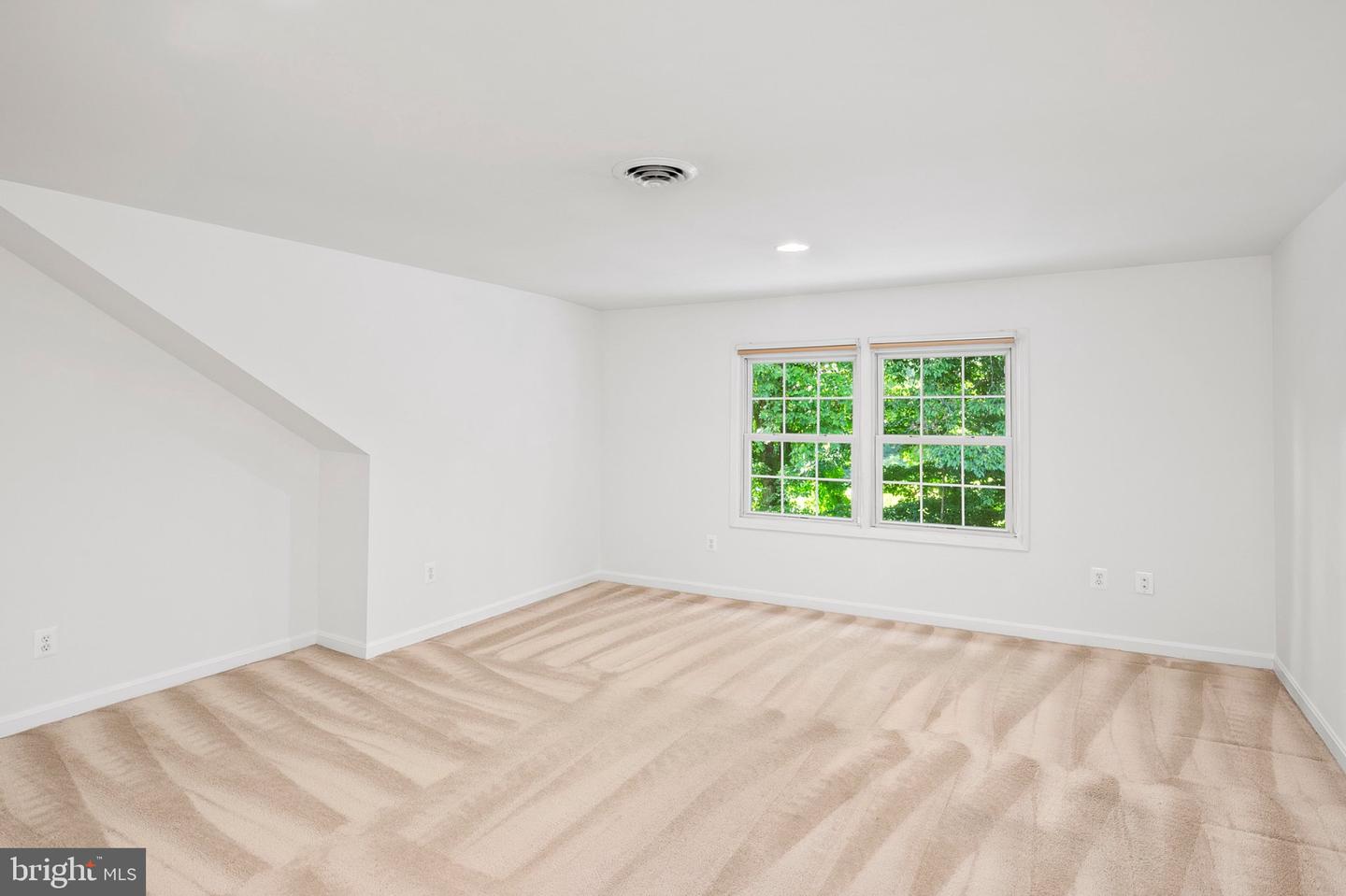 12102 Lerner Pl Property Photo 37