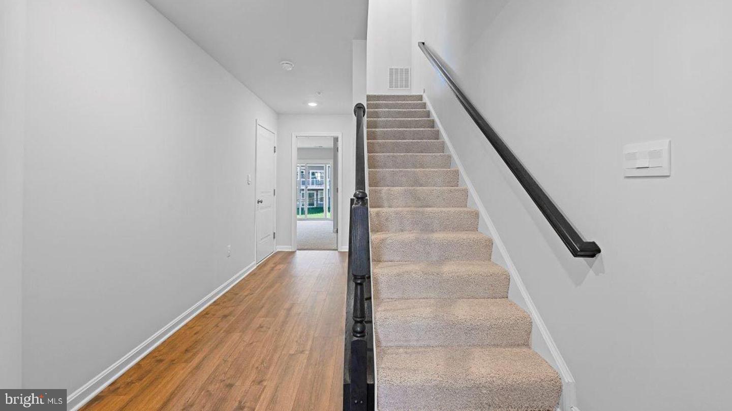 7540 Silver Thread Way Property Photo 3