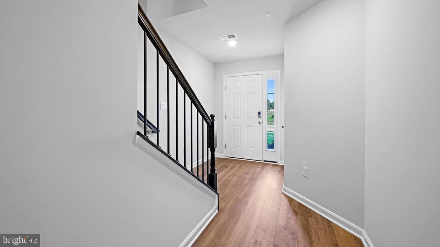 7540 Silver Thread Way Property Photo 4