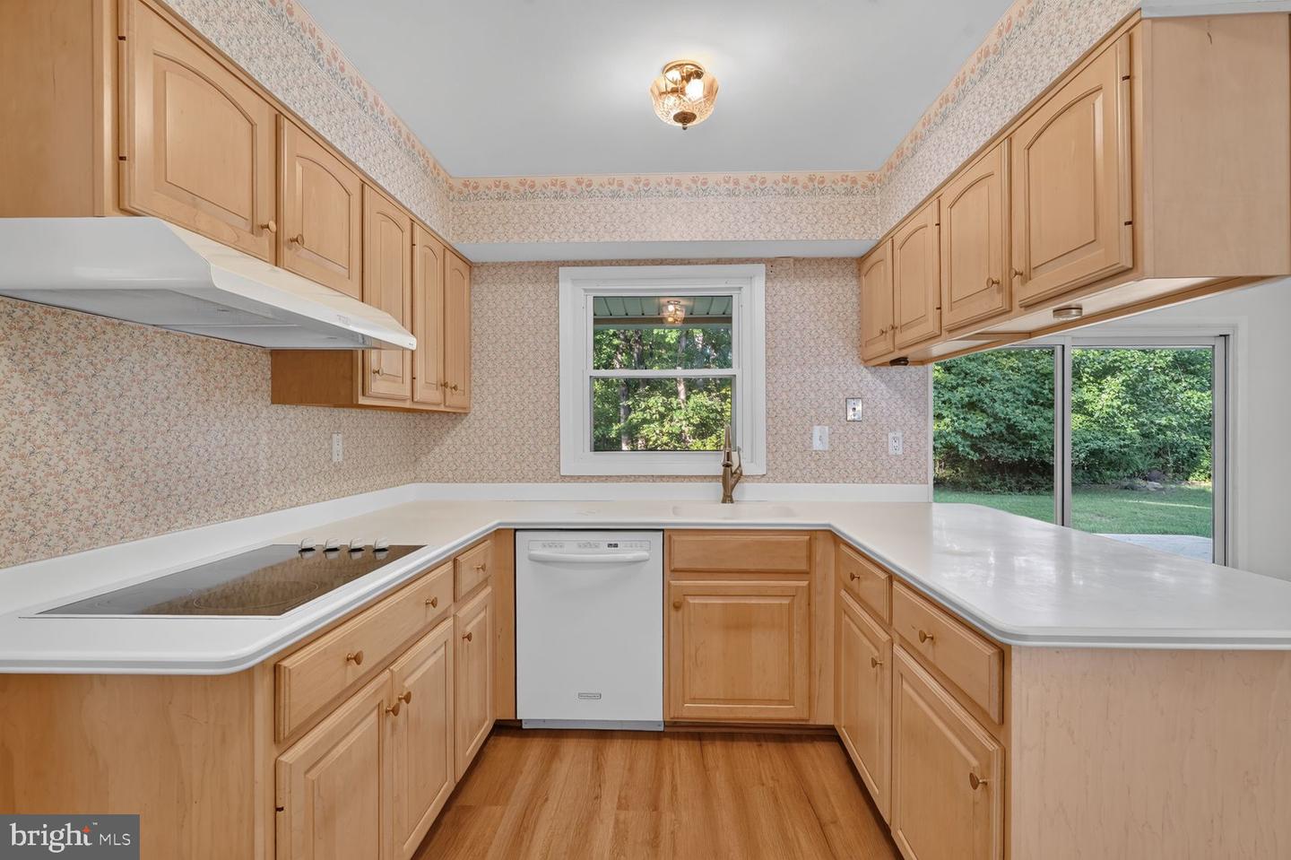 8798 Oxwell Ln Property Photo 4