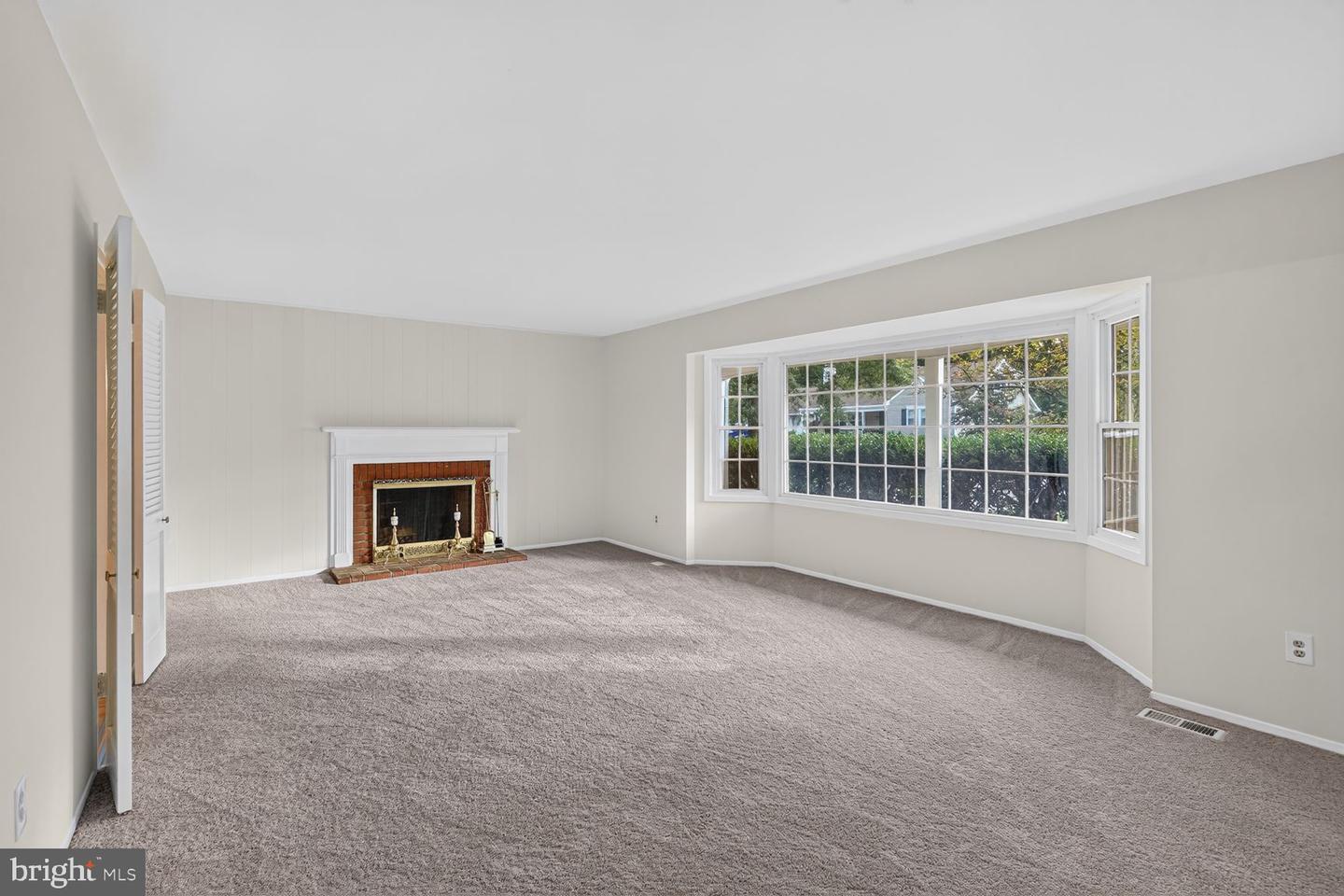8798 Oxwell Ln Property Photo 6