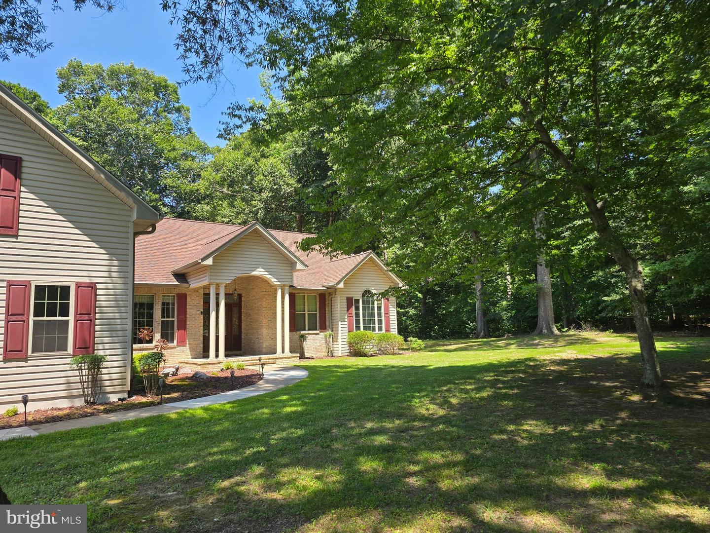 15401 Jamies Way Property Photo 3